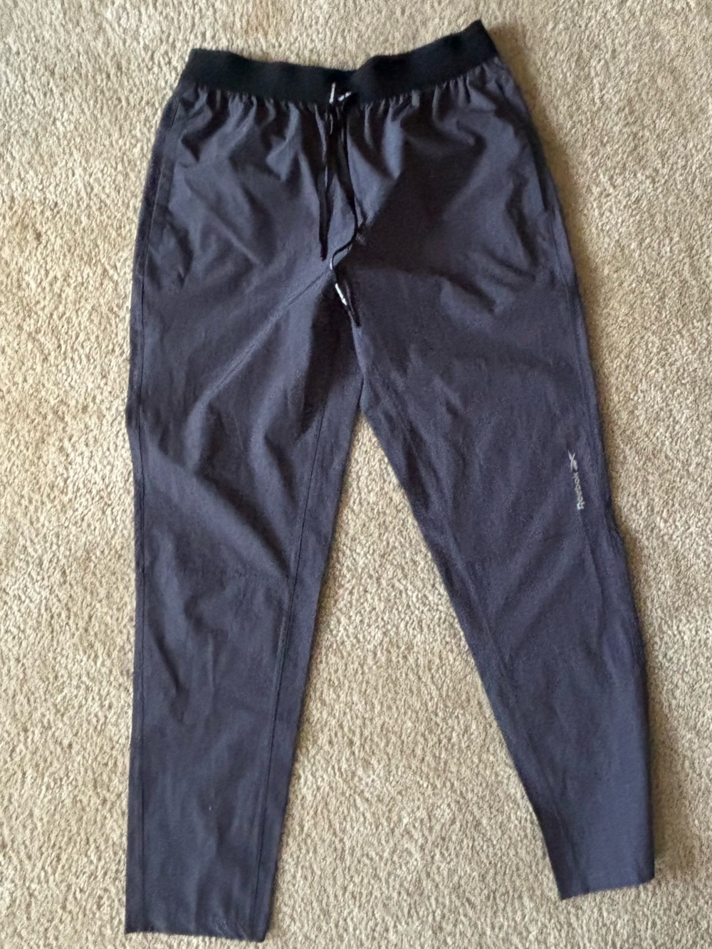 Reebok Men’s Medium Flex Black and Gray Performance Joggers